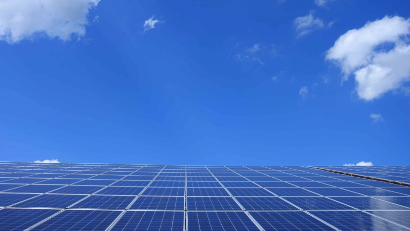 Comment le panneau solaire peut-il améliorer votre voyage en camping car ?