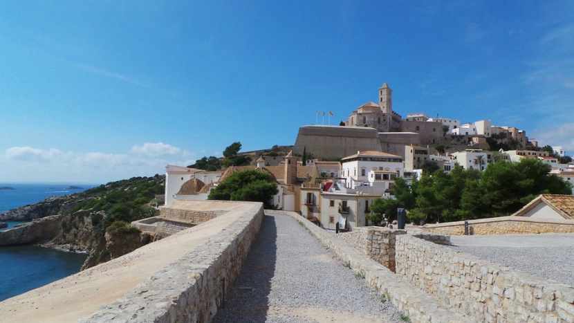Croisières Ibiza : zoom sur les excursions à ne pas manquer