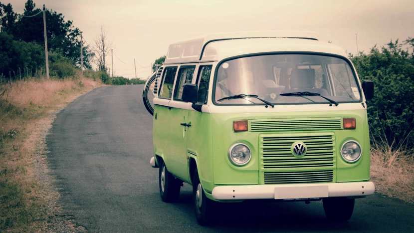 Réservoir, gaz, batterie : les essentiels pour un voyage en camping car