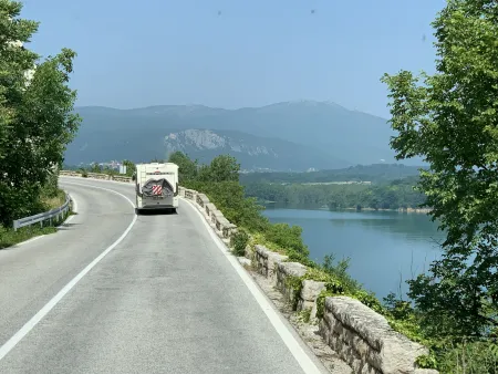 France ou Europe : où partir en camping-car au printemps ?
