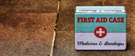 Voyage : comment bien composer sa trousse de secours ?