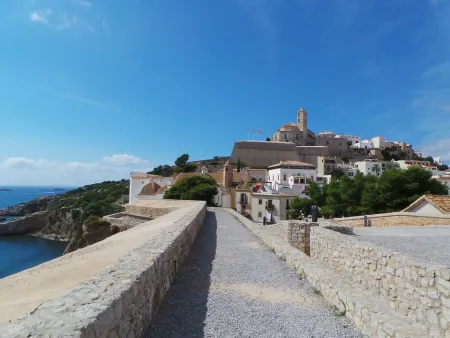 Croisières Ibiza : zoom sur les excursions à ne pas manquer