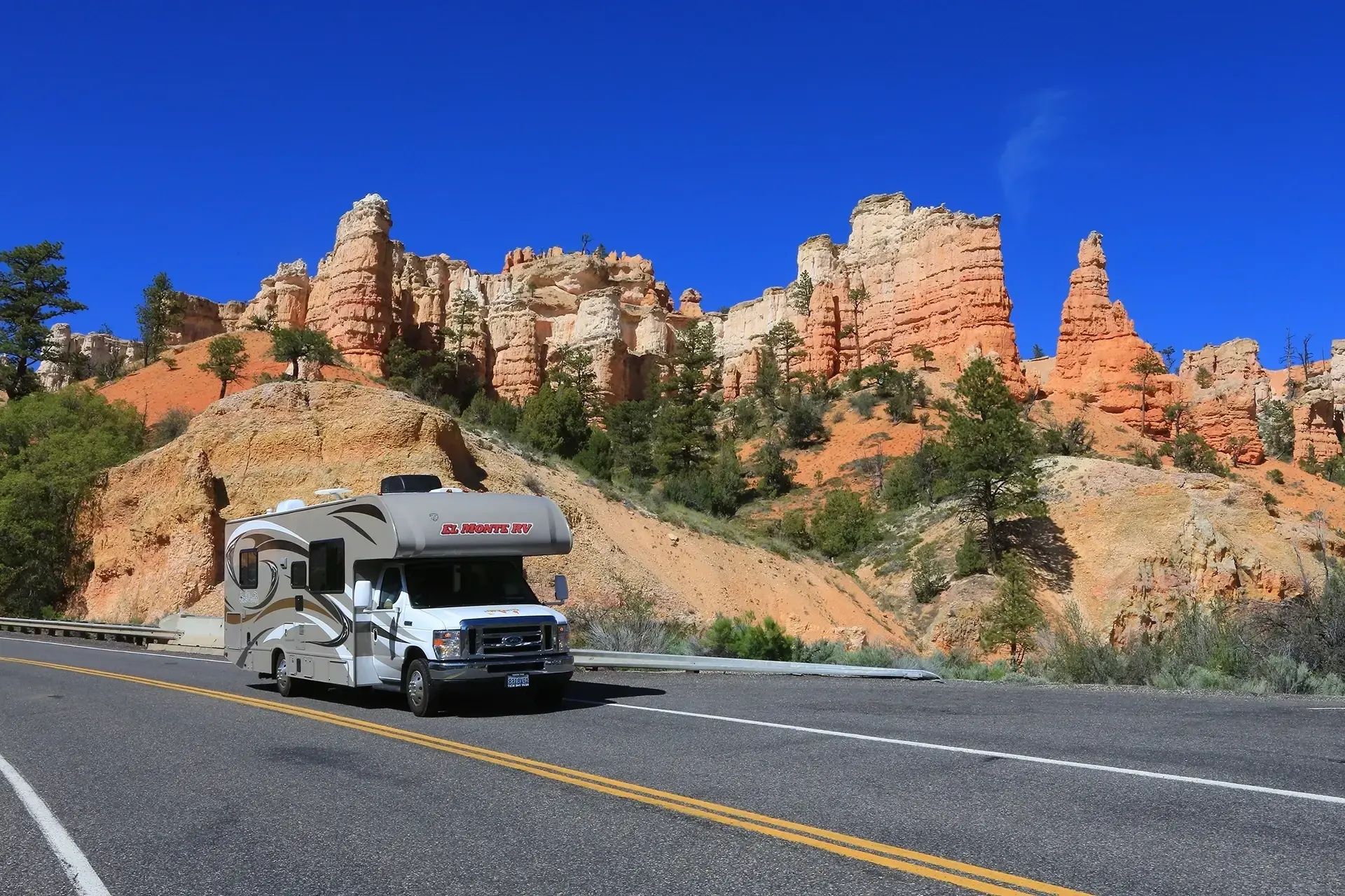 https://www.thelliervoyages.com/sites/default/files/revslider/image/slide-thellier-voyages-camping-car-australie_0.webp