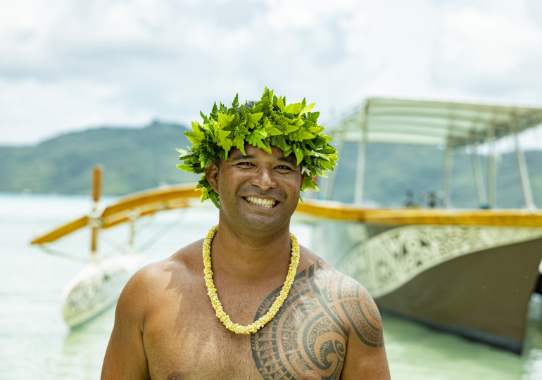Tahitien pirogue